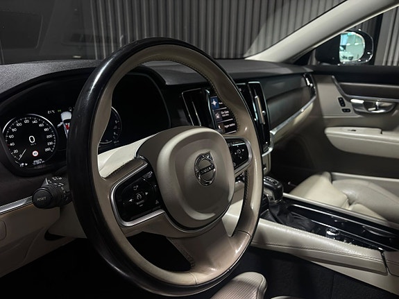 Volvo V90 Cross Country 10 of 23