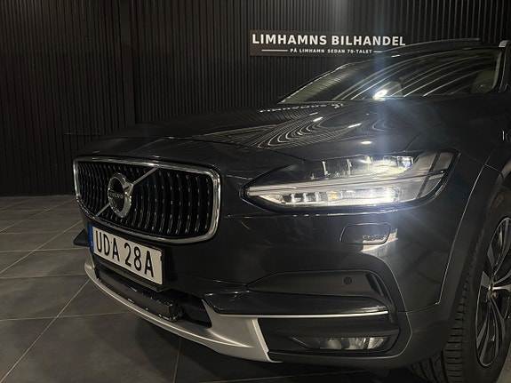 Volvo V90 Cross Country 7 of 23