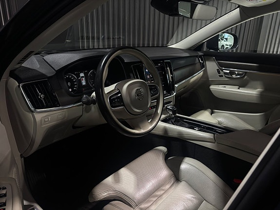 Volvo V90 Cross Country 9 of 23