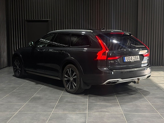 Volvo V90 Cross Country 6 of 23