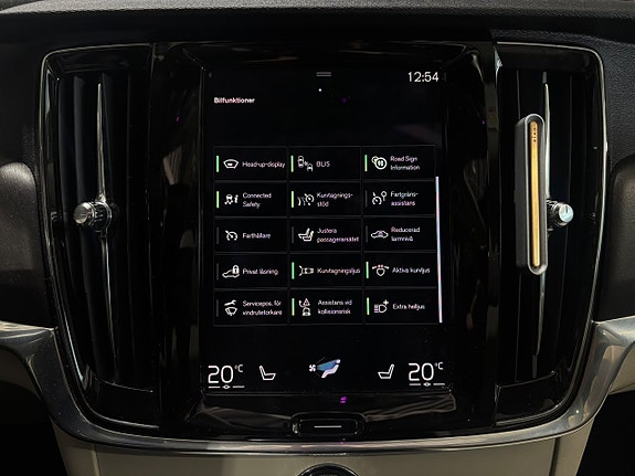 Volvo V90 Cross Country 21 of 23