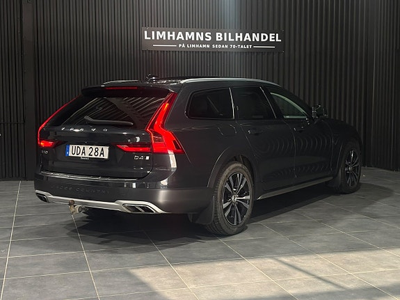 Volvo V90 Cross Country 4 of 23