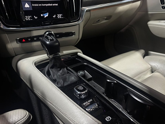 Volvo V90 Cross Country 14 of 23