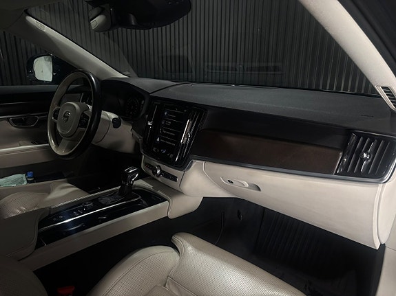 Volvo V90 Cross Country 16 of 23