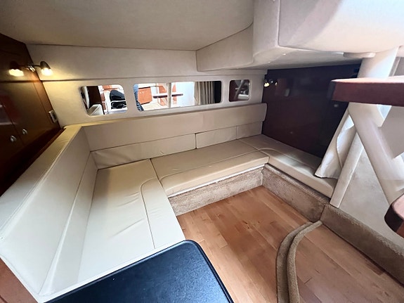 Sea Ray Sundancer 330 -2010 | 2 x Mercruiser 377 DTS Axius 9 of 12