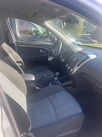 Kia Ceed 8 of 9