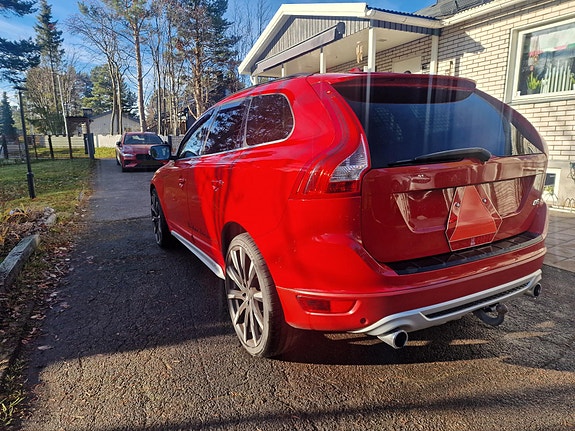 Volvo XC60 2 of 8
