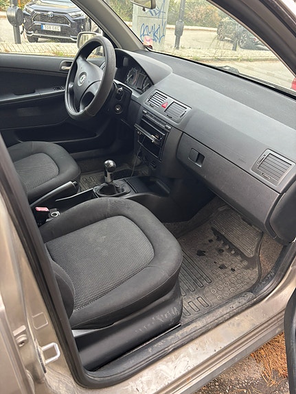 Skoda Fabia 6 of 8