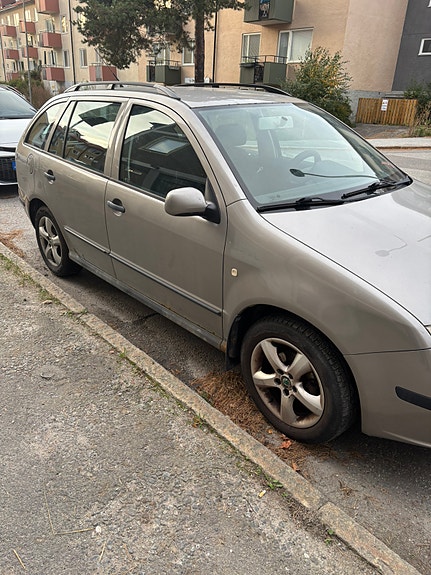 Skoda Fabia 3 of 8