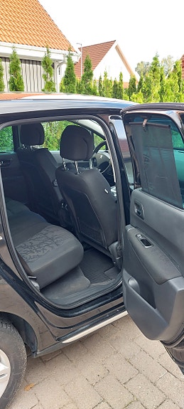 Peugeot 3008 4 of 5