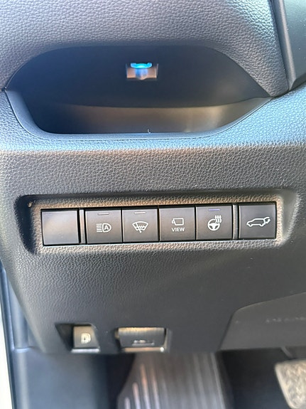 Toyota RAV4 5 of 9