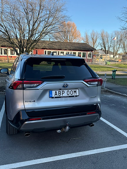 Toyota RAV4 6 of 9