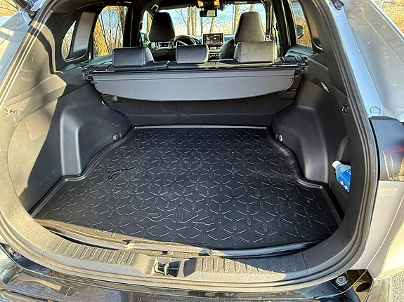 Toyota RAV4 8 of 9