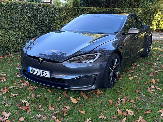 Tesla Model S 3 of 9