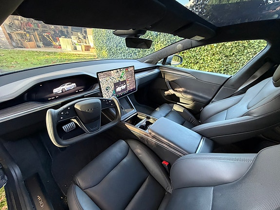 Tesla Model S 12 of 16