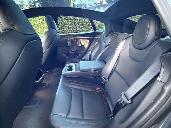 Tesla Model S 13 of 16