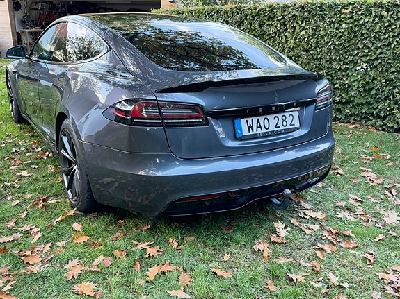 Tesla Model S 14 of 16