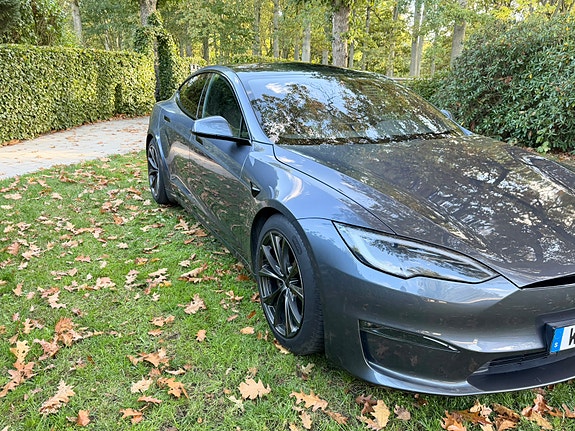 Tesla Model S 15 of 16