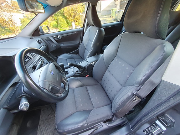 Volvo V70 8 of 11