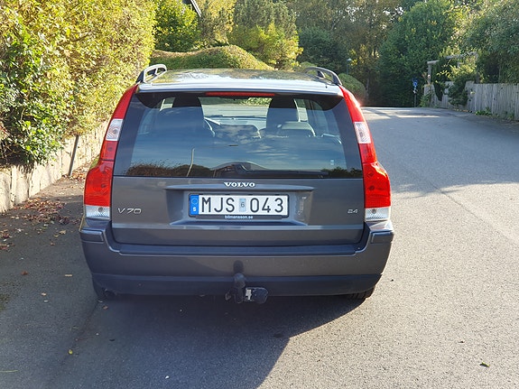 Volvo V70 4 of 11