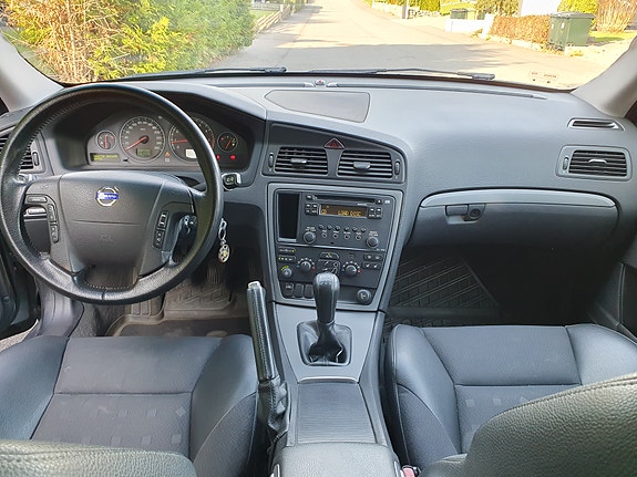 Volvo V70 5 of 11