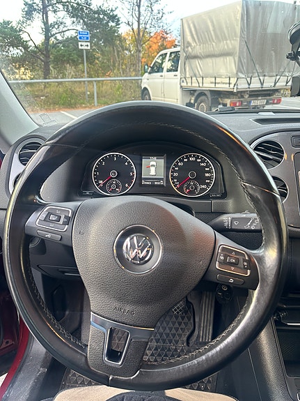 Volkswagen Tiguan 6 of 8