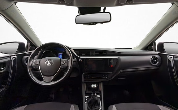 Toyota Auris 5 of 14