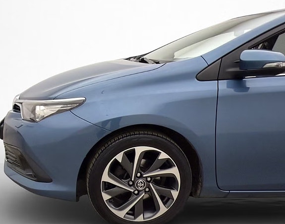 Toyota Auris 12 of 14