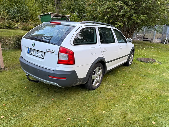 Skoda Octavia Scout 4 of 4