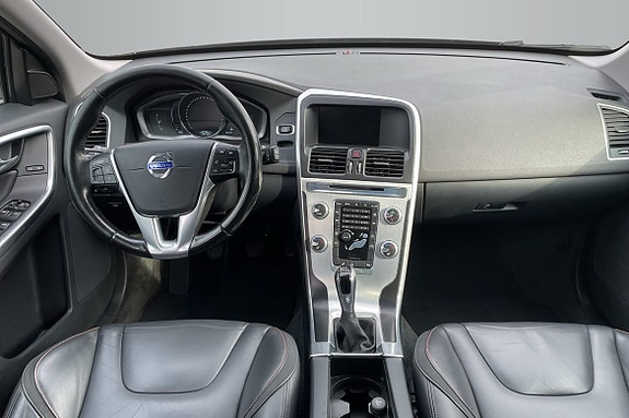 Volvo XC60 12 of 15