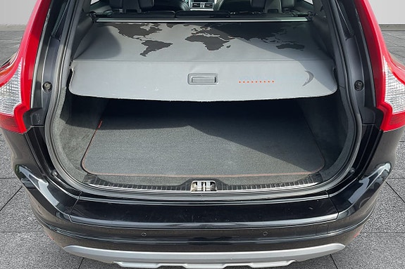 Volvo XC60 9 of 15