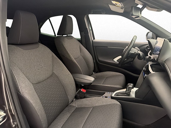Toyota Yaris Cross 12 of 30