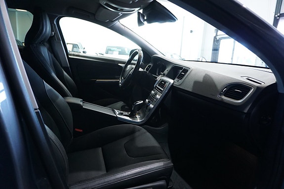Volvo V60 15 of 18