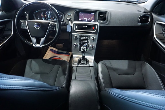 Volvo V60 9 of 18