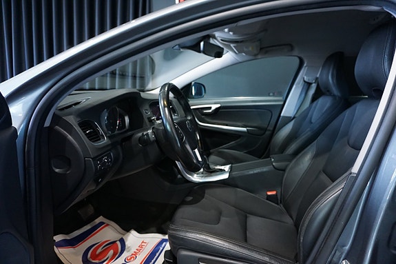 Volvo V60 13 of 18