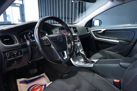 Volvo V60 12 of 18