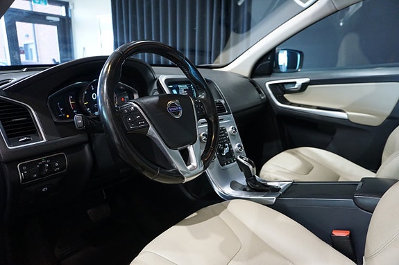 Volvo XC60 13 of 21