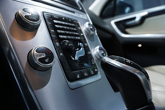 Volvo XC60 16 of 21