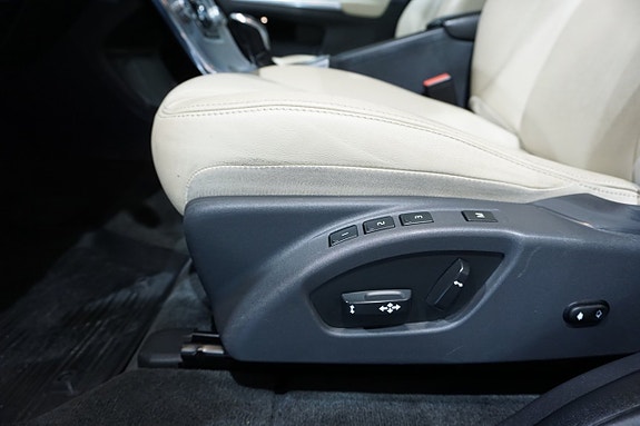 Volvo XC60 14 of 21