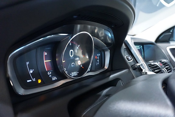 Volvo XC60 12 of 21