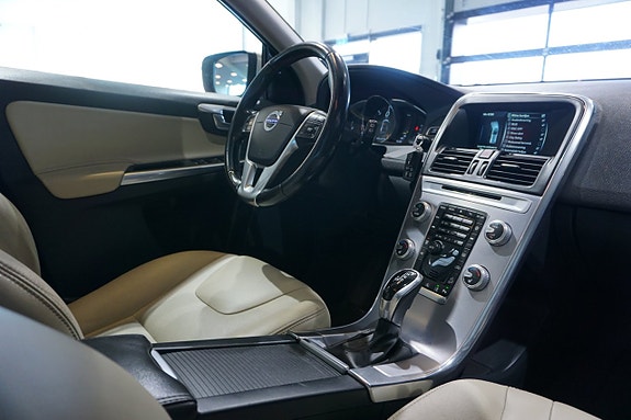 Volvo XC60 18 of 21