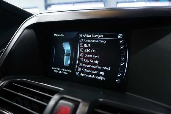 Volvo XC60 19 of 21