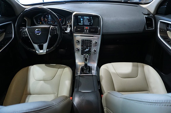 Volvo XC60 11 of 21