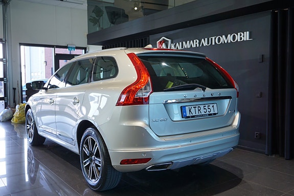 Volvo XC60 6 of 21