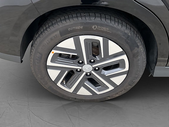 Hyundai Kona 13 of 30