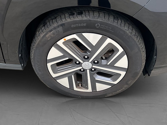 Hyundai Kona 14 of 30