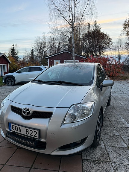 Toyota Auris 3 of 6