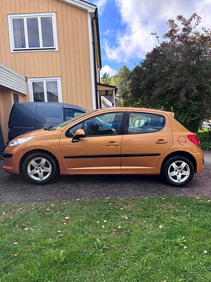 Peugeot 207 10 of 23