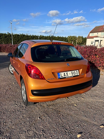 Peugeot 207 12 of 23