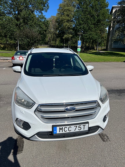 Ford Kuga 2 of 6